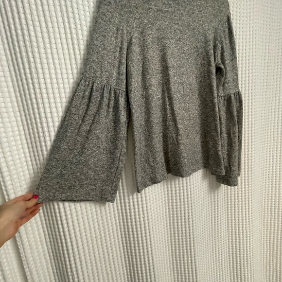 Zara Trafaluc | Bell Sleeve | Size Medium - Picture 3 of 5
